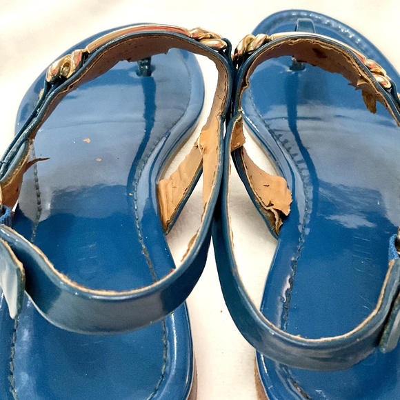 BLUE COACH CATERINE PATENT LEATHER  T STRAP  SANDALS SZ 6B - Picture 5 of 16